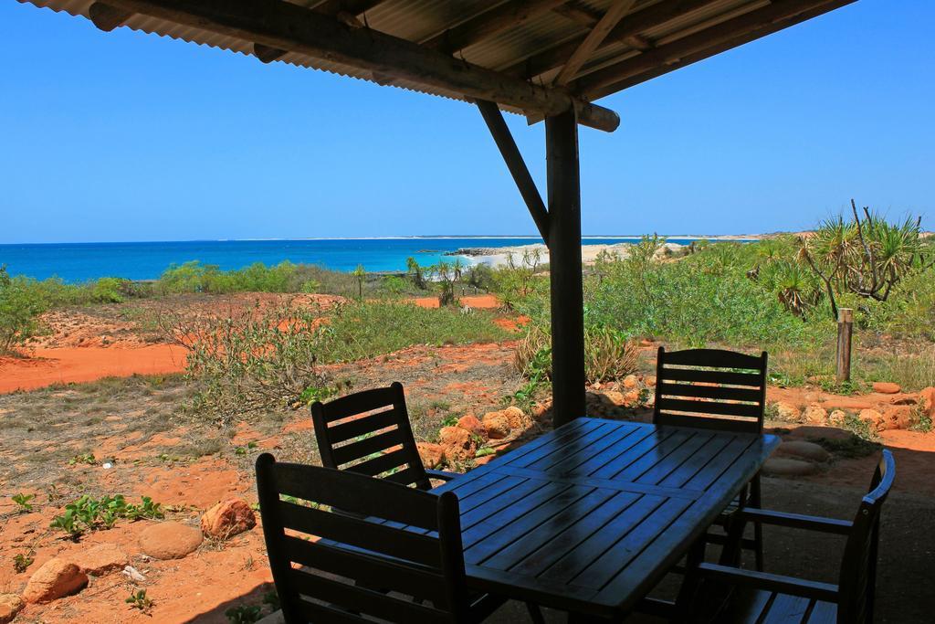 Hôtel Kooljaman à Dampier Peninsula Extérieur photo